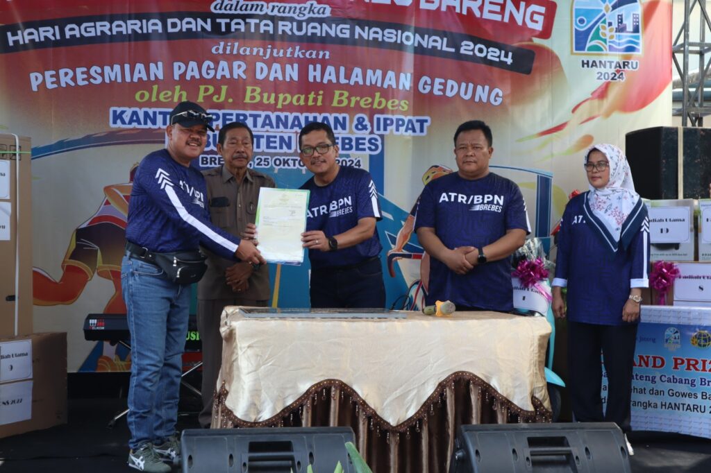 Meriahnya Jalan Sehat dan Gowes Peringatan Hari Agraria dan Tata Ruang Ke-64 di Kabupaten Brebes