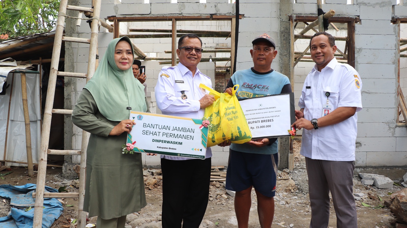 Wujudkan “Brebes Beres!”: Wakil Bupati Brebes Tinjau Program RTLH di Luwunggede dan Slatri
